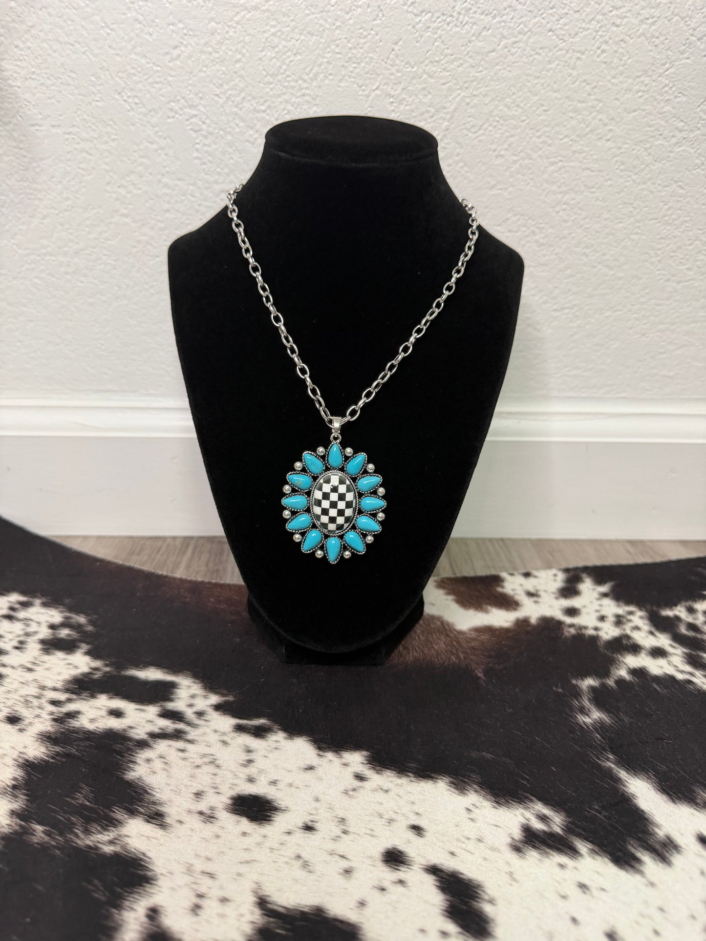 Checkered Flower Necklace