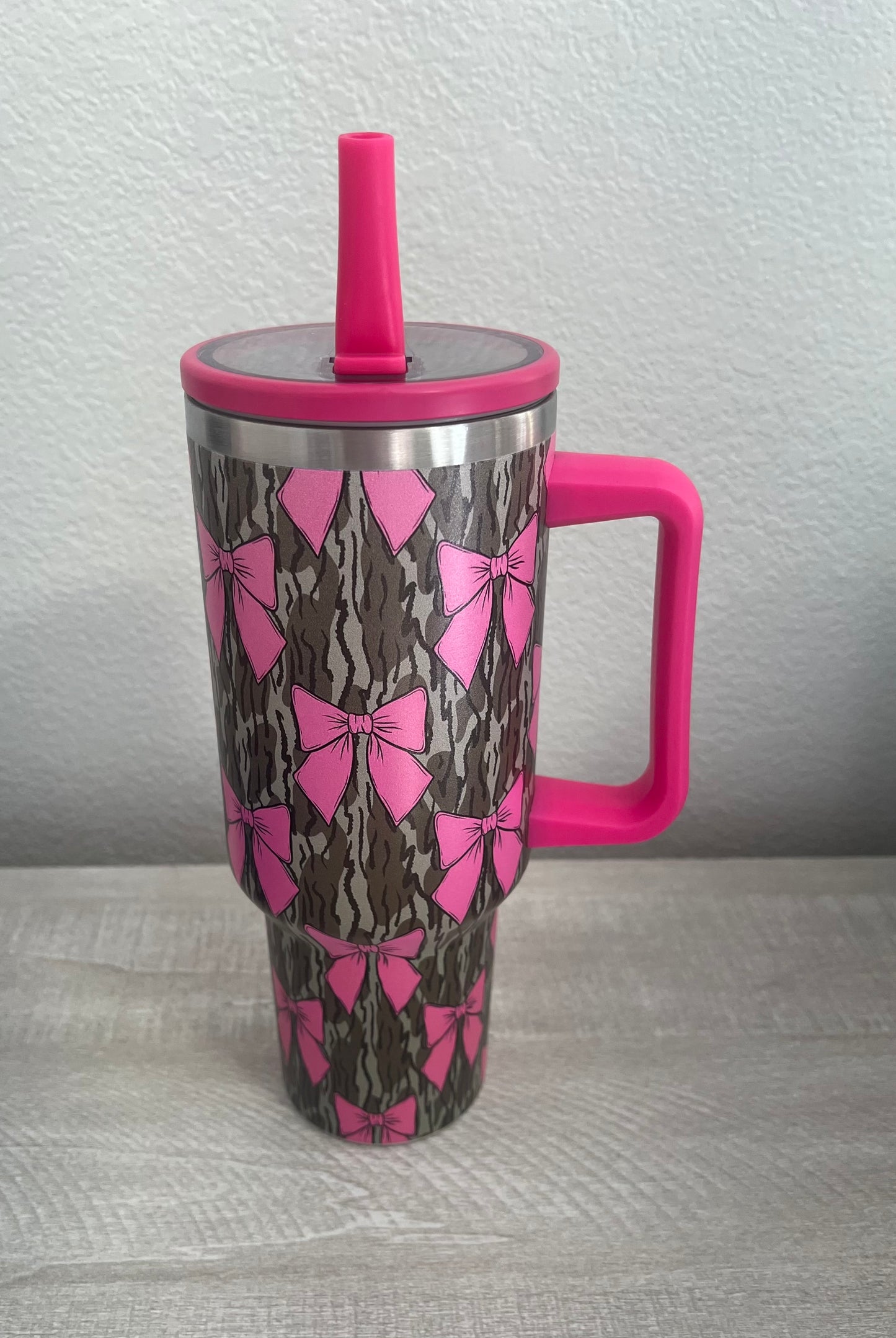 Camo Bow 40oz Tumbler