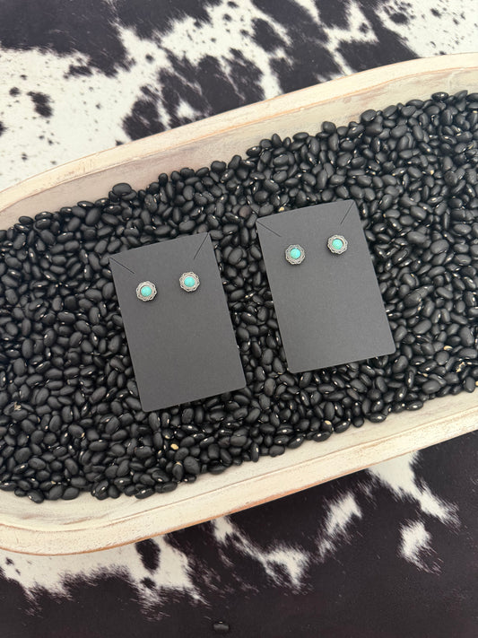 Oakley Studs