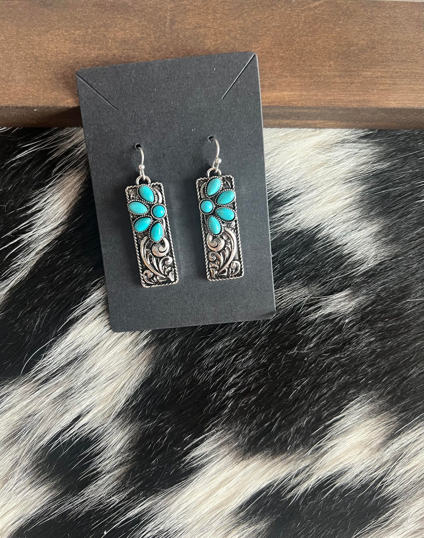 turquoise silvertone earrings